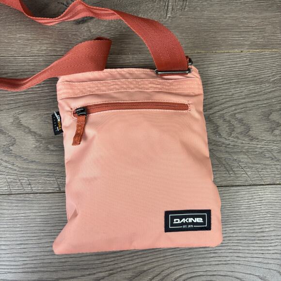 Dakine Jive Crossbody Bag Shoulder Purse Handbag Muted Clay Peach - Adjustable S - Picture 9 of 16
